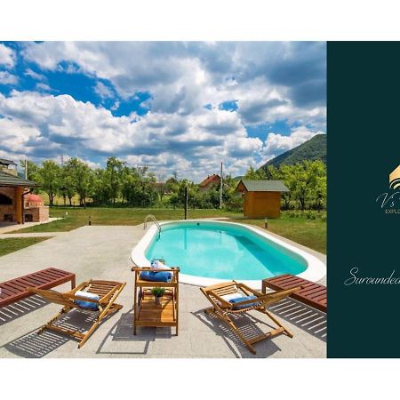 V'S Place - Wooden House With Heated Pool And Outdoor Sauna Otočac المظهر الخارجي الصورة