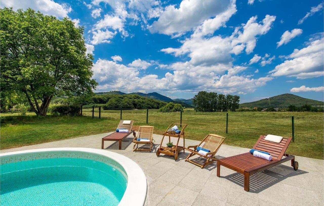 V'S Place - Wooden House With Heated Pool And Outdoor Sauna Otočac المظهر الخارجي الصورة